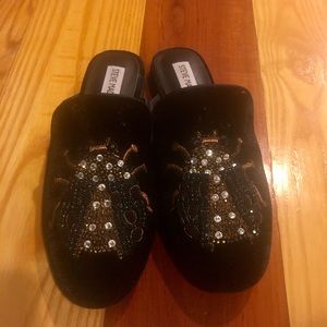 Steve Madden velvet beetle flats